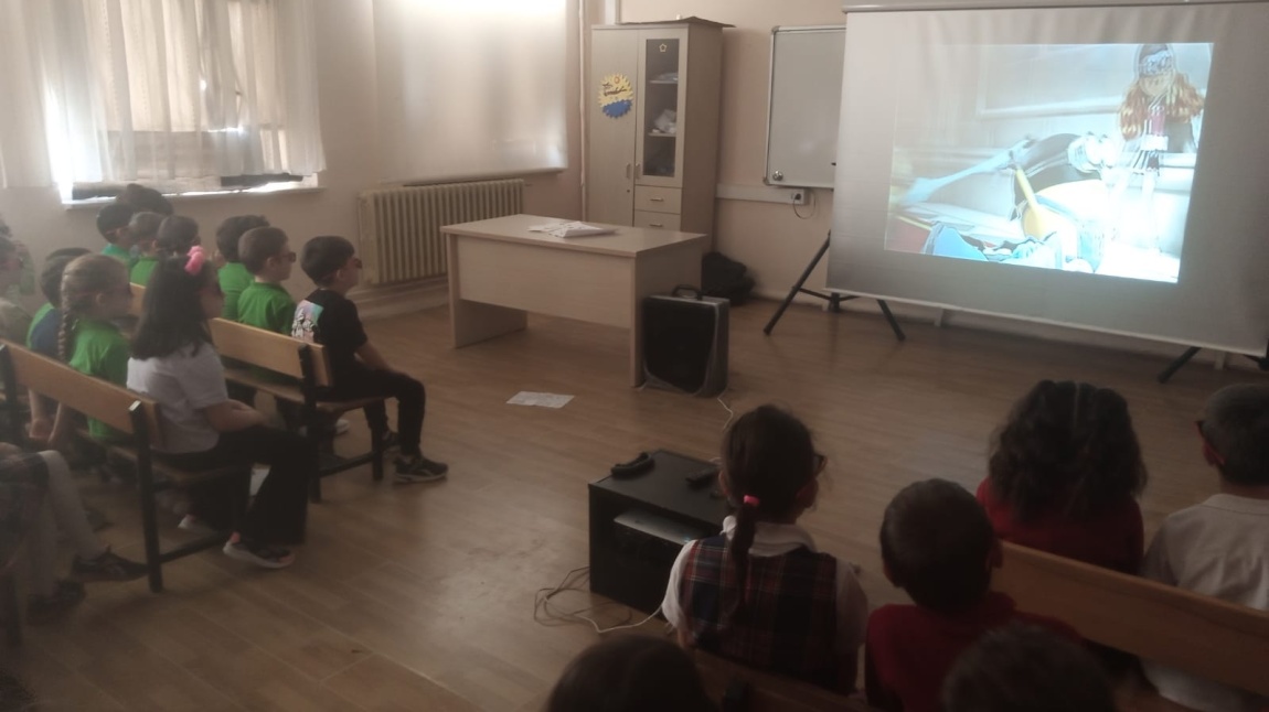 Okulumuzda Sinema Günü