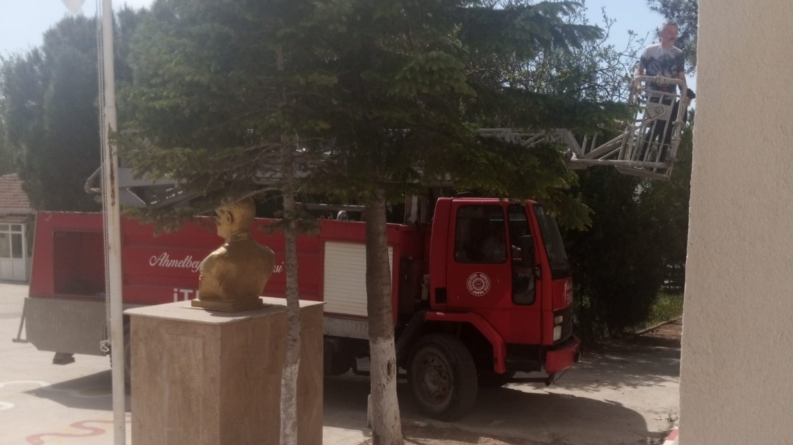 Okulumuz Kamera Sistemine Ahmetbey Belediyesi Tarafından Bakım Çalışması Yapıldı.